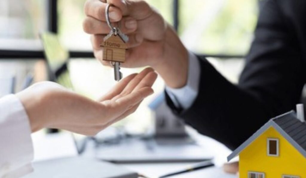 How Much Can a Full-Service Real Estate Agent Do to Help Sell Your Home? How Much Can a Full-Service Real Estate Agent Help Sell Your Home?