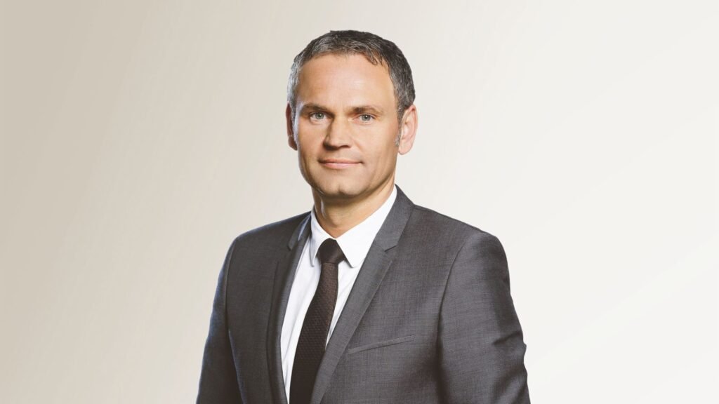The CEO Who Broke Porsche's Rules—and Won: Oliver Blume's Leadership Story | America Weekly